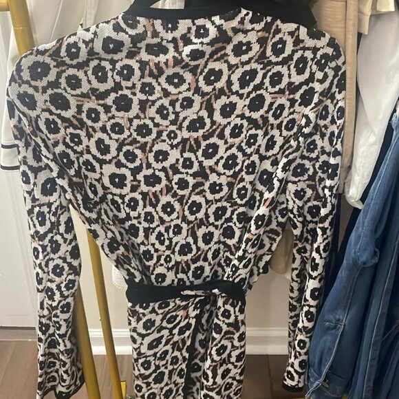 Diane Von Furstenberg x Target V-Neck Poppy Print Wrap Sweater – Size XL - Picture 2 of 6